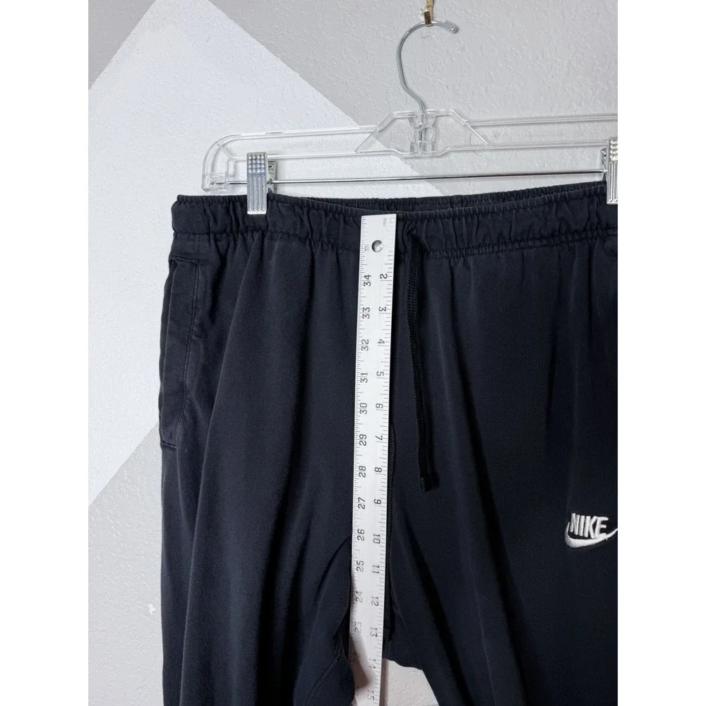 Nike sportswear club